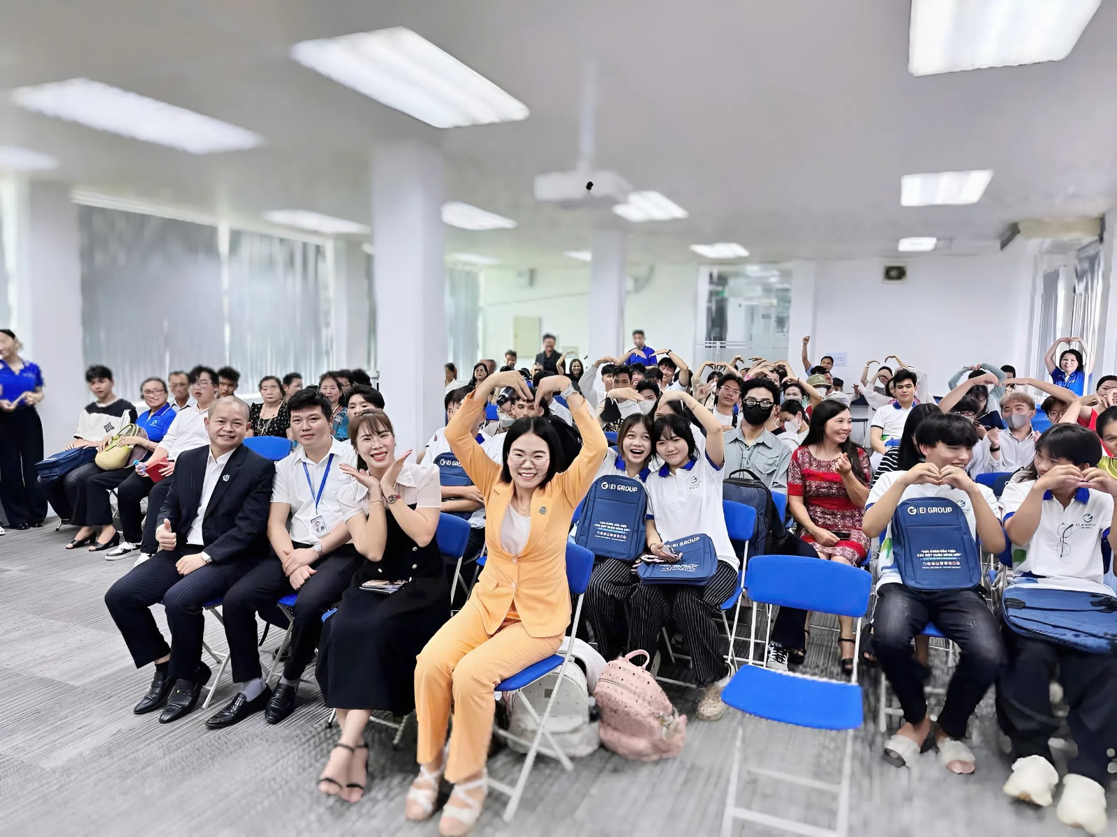 EI Group Thành phố Hồ Chí Minh nhộn nhịp mùa lễ khai giảng