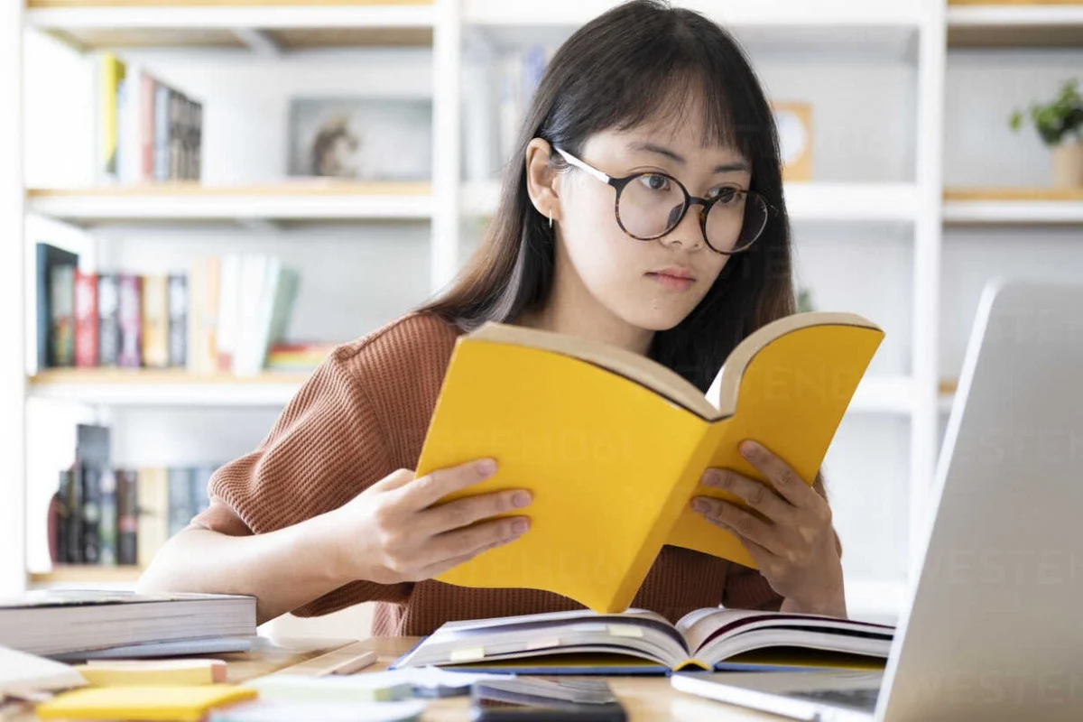 Giai đoạn đầu nhằm giúp người mất gốc tiếp xúc lại với tiếng Đức một cách nhẹ nhàng, không tạo cảm giác “bị ngợp”.