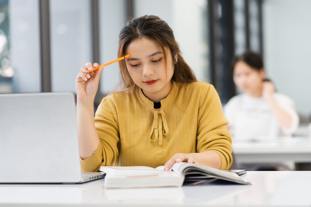 Hãy dành ít nhất 30% thời gian học hàng ngày dành cho việc nghe và nói.