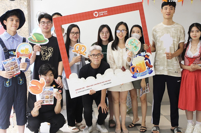 German Link là trung tâm đào tạo tiếng Đức chuyên sâu dành cho những học viên định hướng du học nghề Đức, đặc biệt là ngành Điều dưỡng