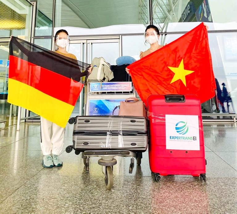 GIẤC MƠ ĐỨC: BAY CAO VÀ XA HƠN NỮA