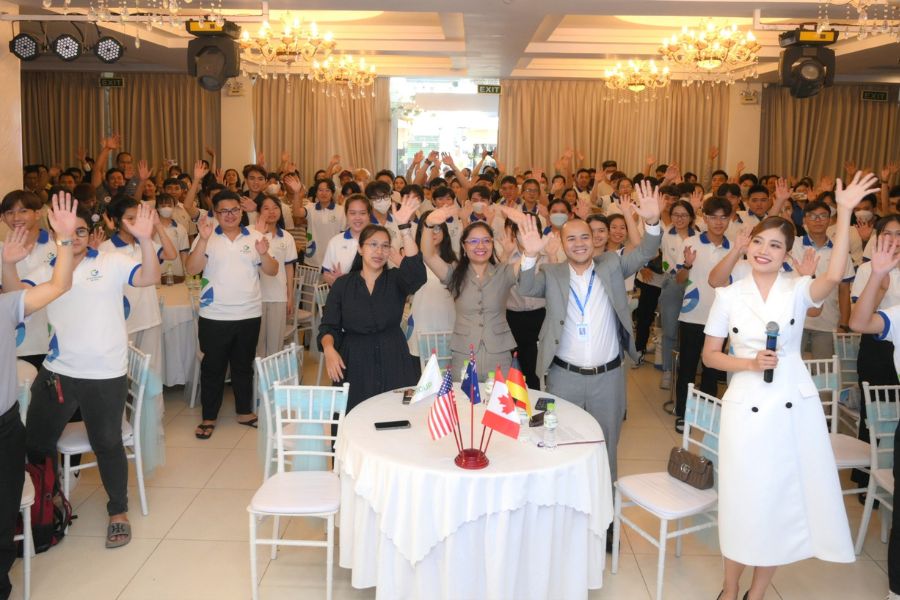 Khai giảng khóa Đức ngữ 23E12