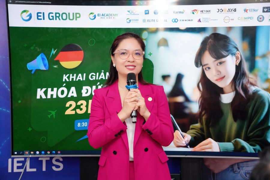 Lễ khai giảng tiếng Đức 23E43