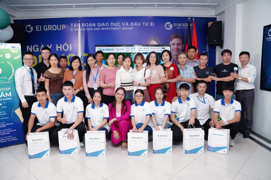 Lễ khai giảng tiếng Đức 23E43