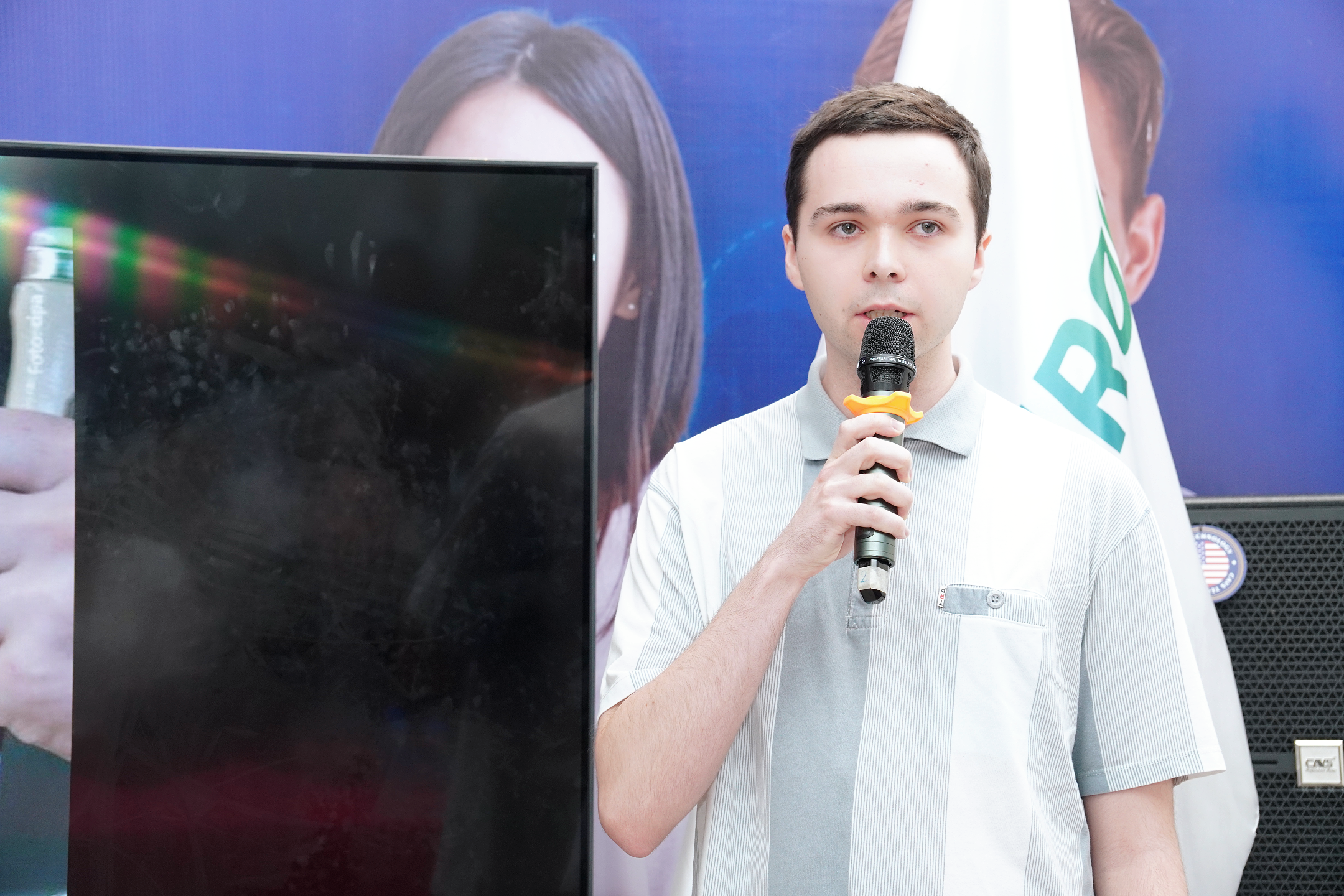 LỄ KHAI GIẢNG 23E20 VÀ 23E49