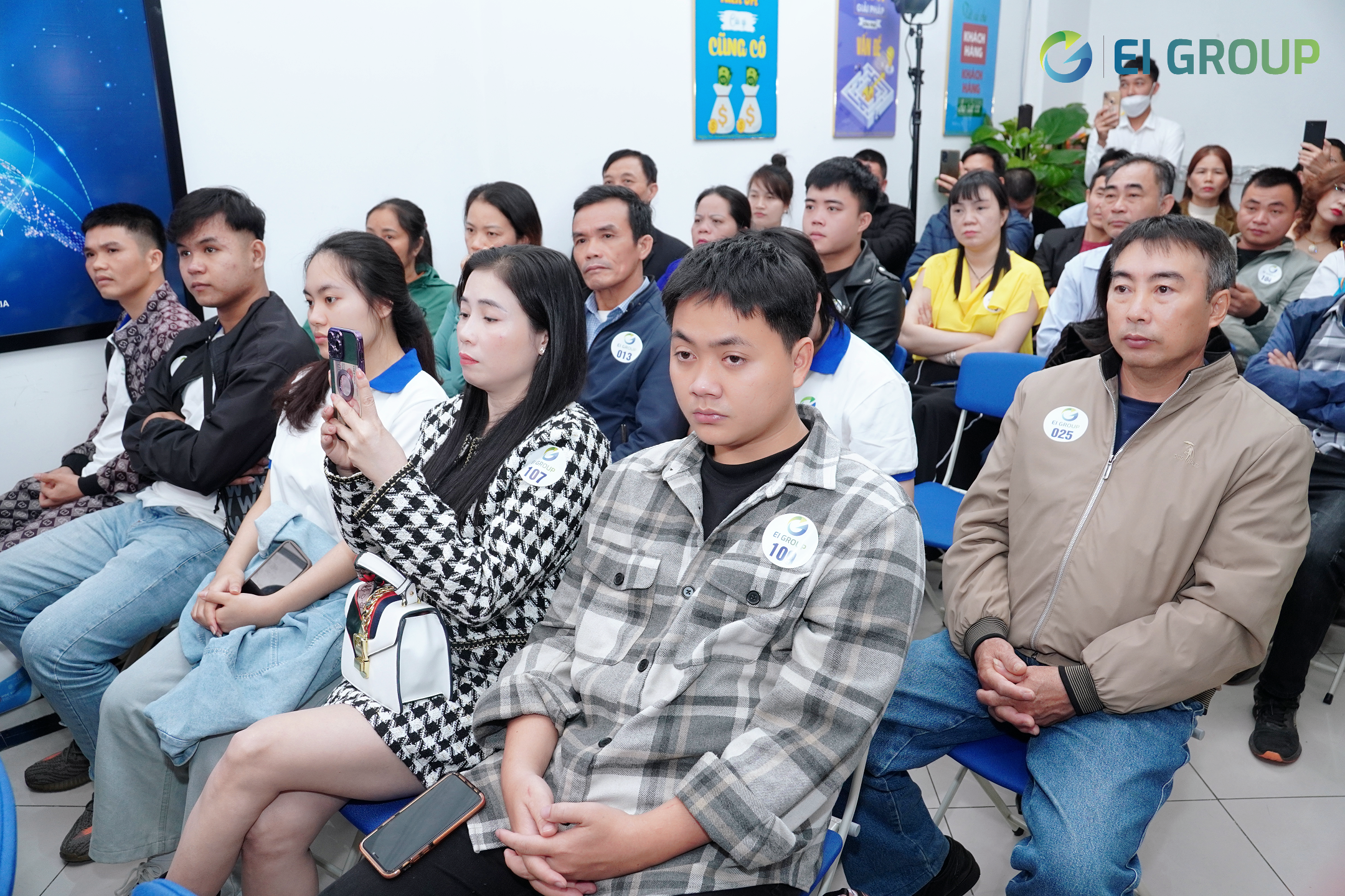 LỄ KHAI GIẢNG 23E20 VÀ 23E49