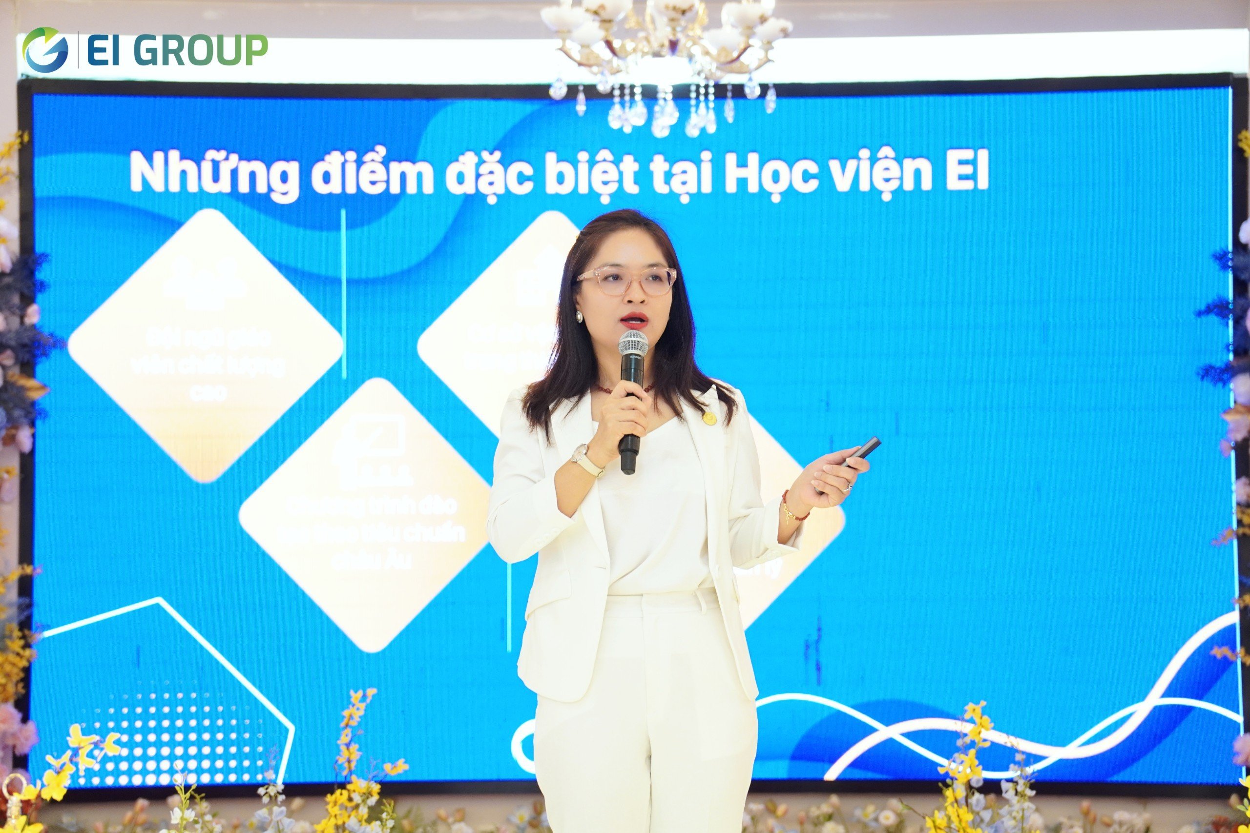 LỄ KHAI GIẢNG 23E47 - CÔ BÍCH THỦY GIÁM ĐỐC HỌC VIỆN CHIA SẺ VỀ TIẾNG ĐỨC