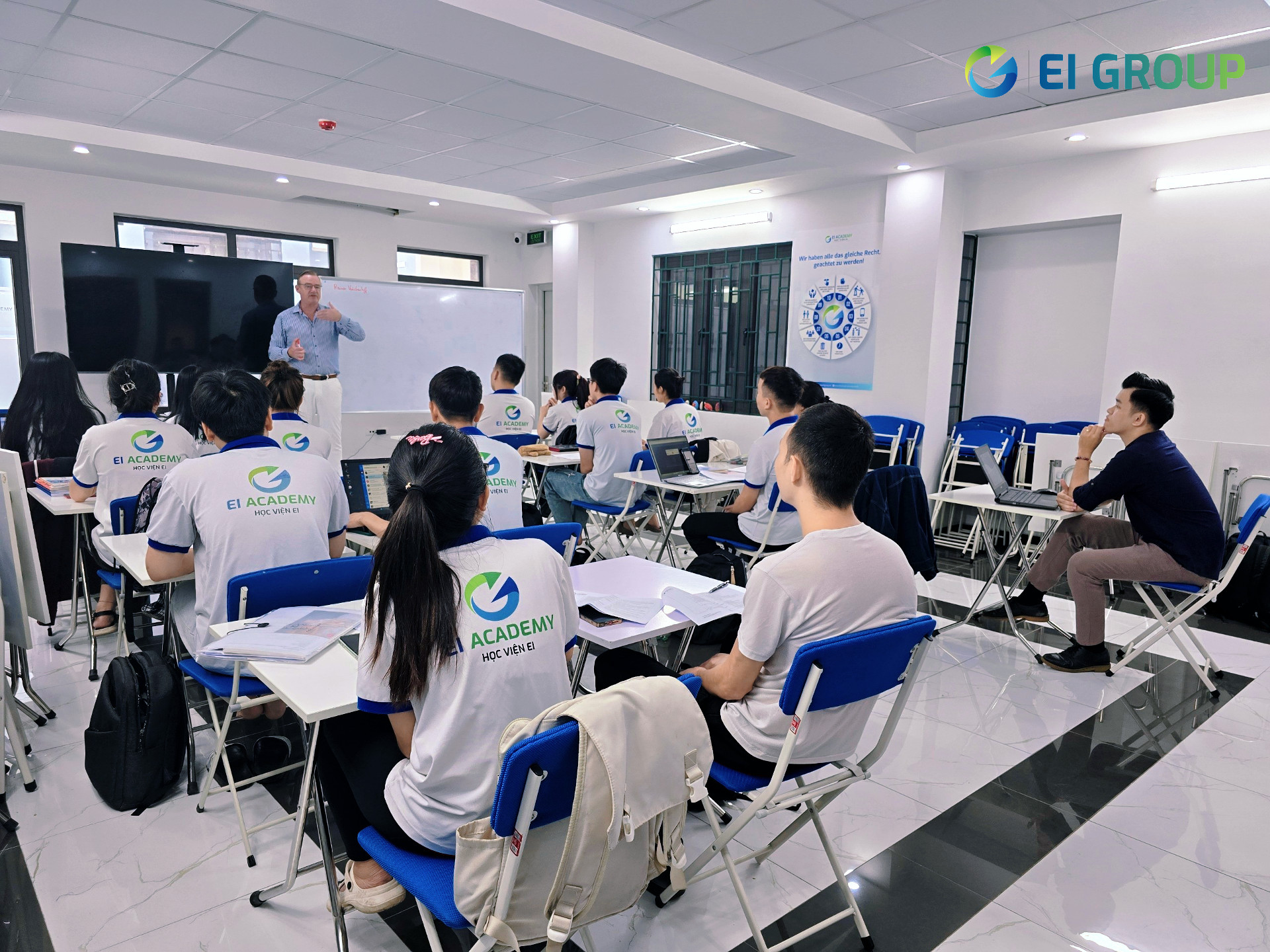 Chương trình đào tạo tiếng Hàn Quốc tại EI Group - Kinh nghiệm học tiếng Hàn cho người mới bắt đầu.