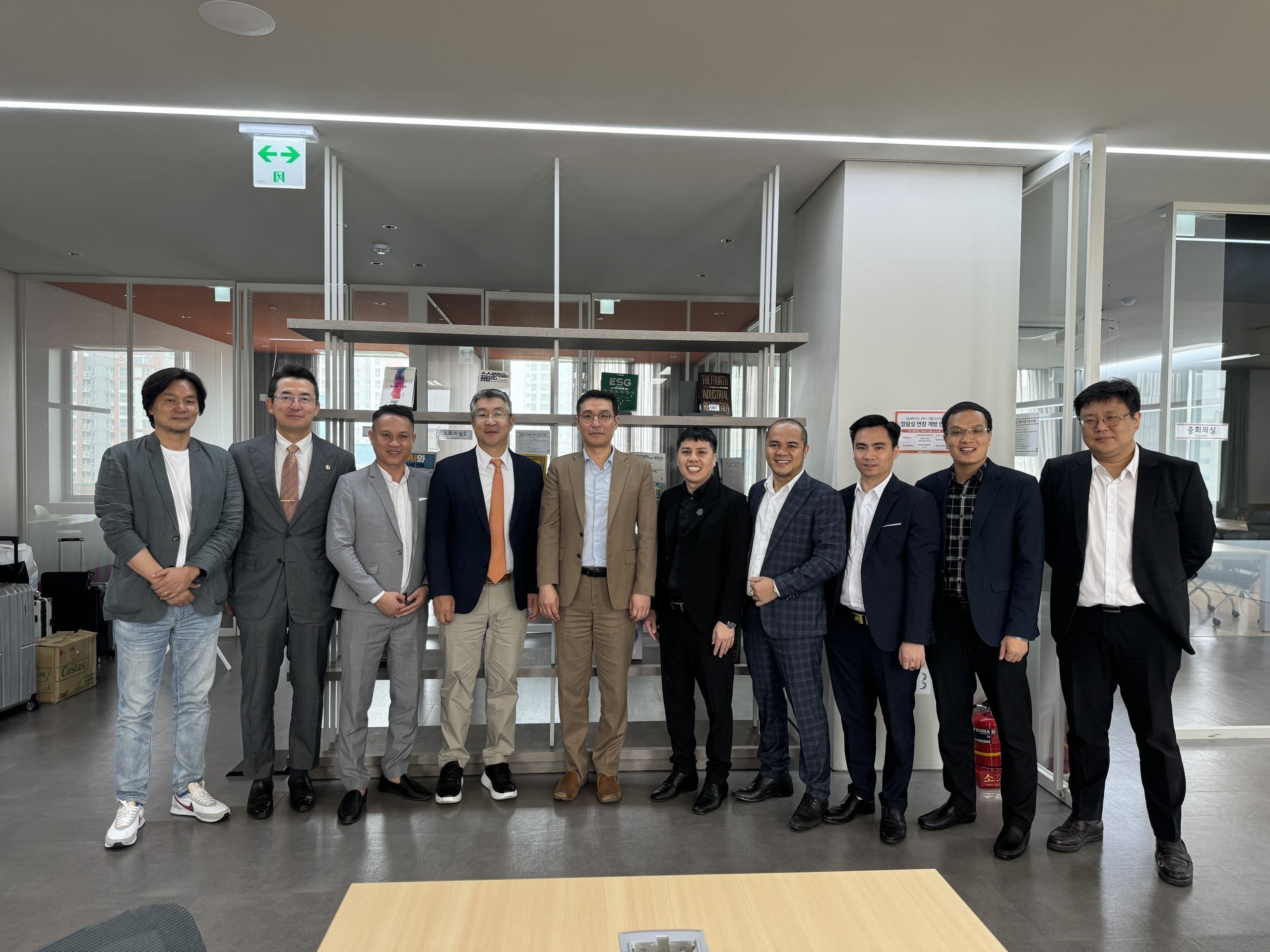 Ban lãnh đạo của EI Group tại Đại Học Incheon Jae Neung Hàn Quốc