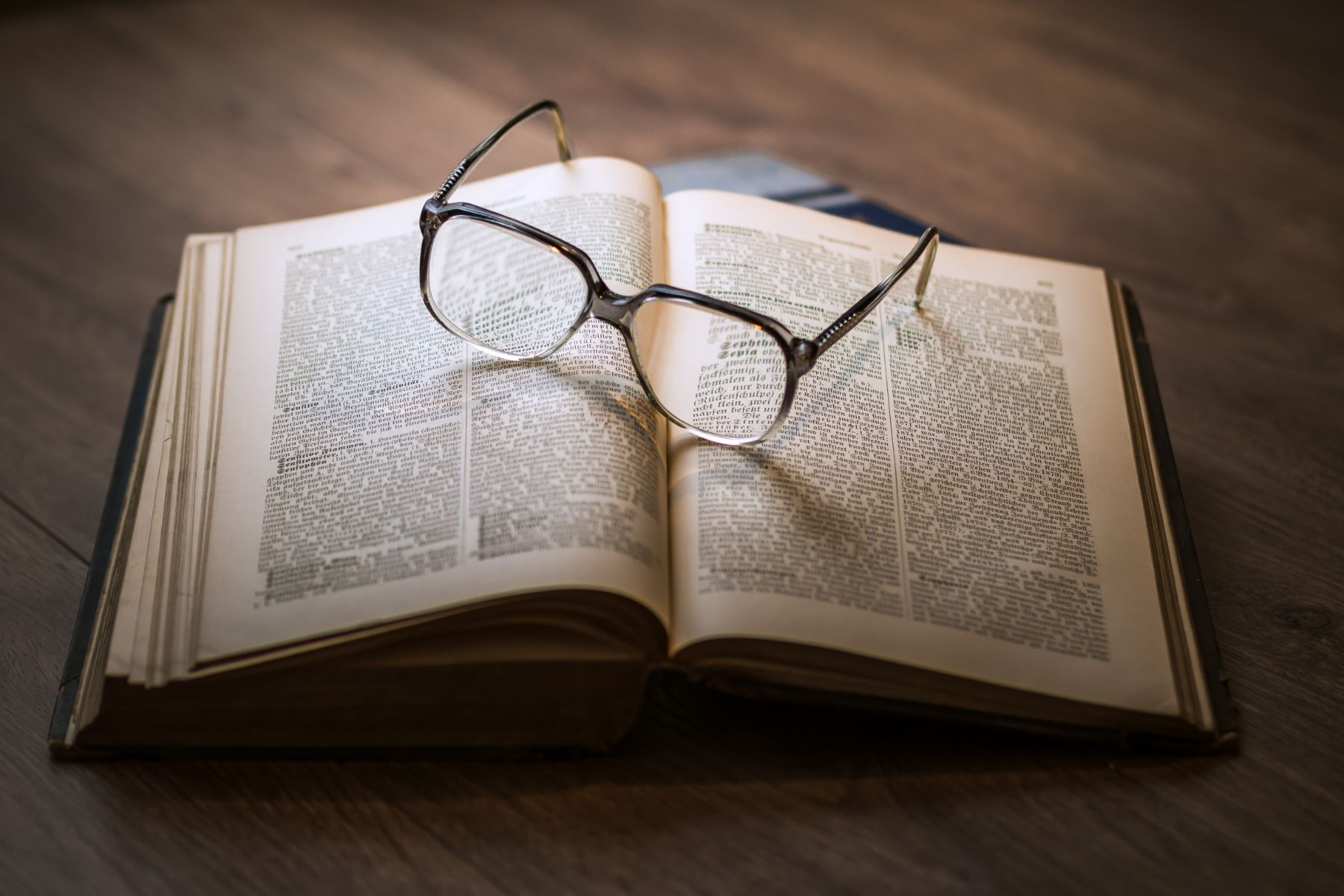 BẬT MÍ 5 CUỐN SÁCH VỪA GIẢI TRÍ, VỪA NÂNG CAO TỪ VỰNG CHO BÀI THI IELTS