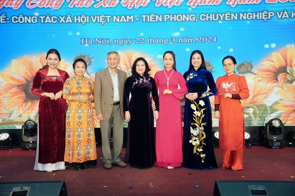 EI GROUP ỦNG HỘ 360 TRIỆU ĐỒNG HỖ TRỢ TRẺ EM CÓ HOÀN CẢNH ĐẶC BIỆT